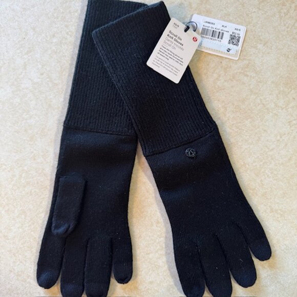 NWT Lululemon Black Scroll on Knit Gloves sz XS/S - Picture 1 of 7